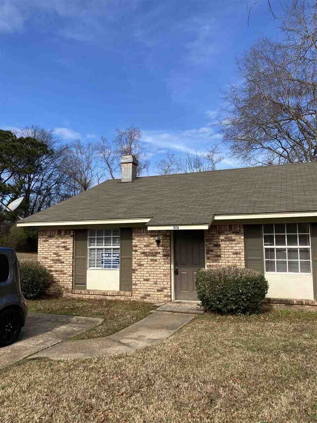 Foto del edificio - 102 Spanish Oak Dr