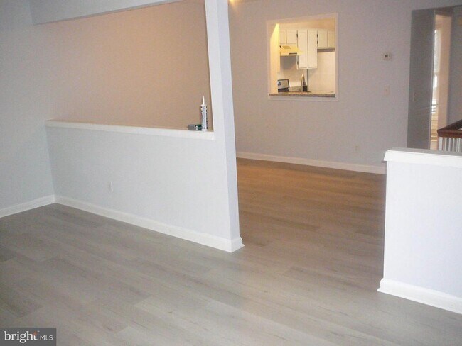 Building Photo - 302 Harrogate Rd