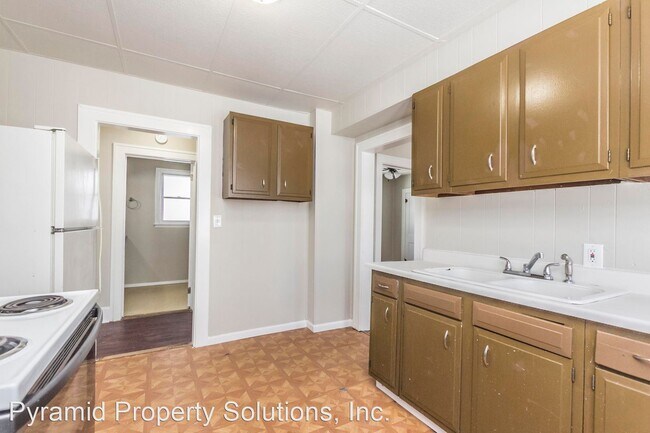 Building Photo - 3 br, 1 bath House - 2337 E Grand Ave