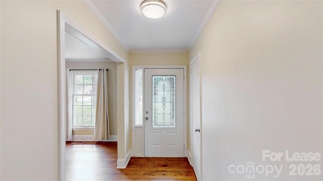 Building Photo - 6821 View Way Dr