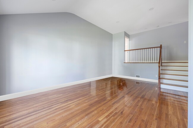 Foto del edificio - 12 Clinton Ln