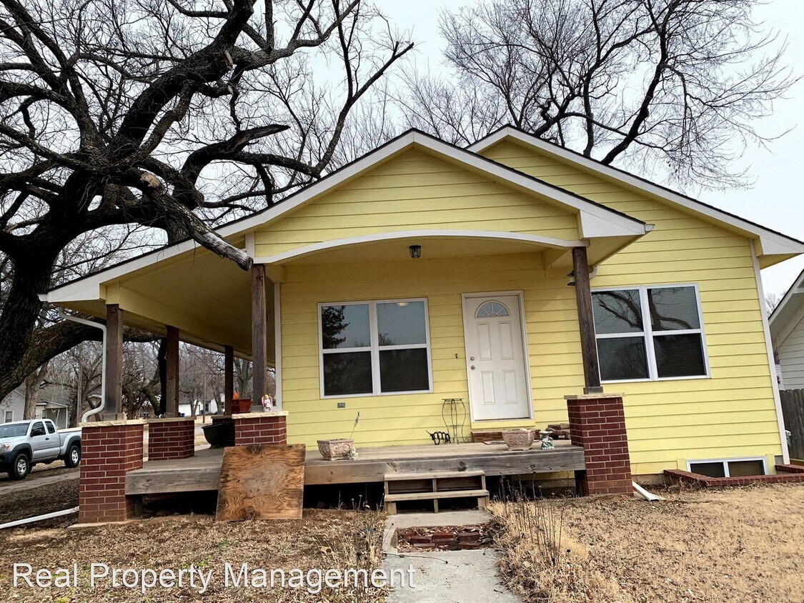 Foto principal - 3 br, 2 bath House - 122 N 5th St.
