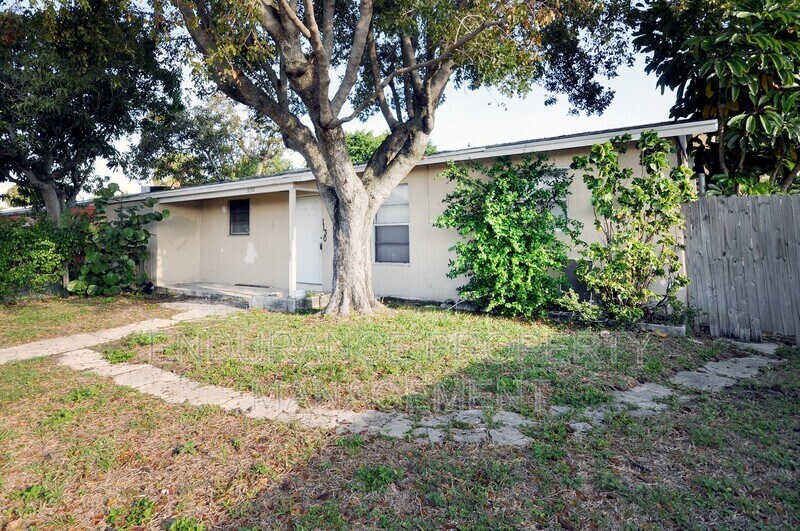 Primary Photo - 1130 W 23rd St