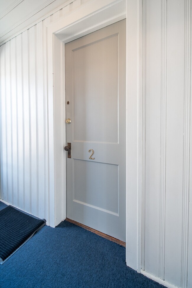 745 Chestnut St Unit 2, Deerfield, IL 60015 Room for Rent in Deerfield, IL