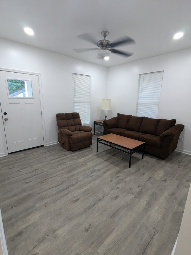 Livingroom - 1814 Dodson Ave