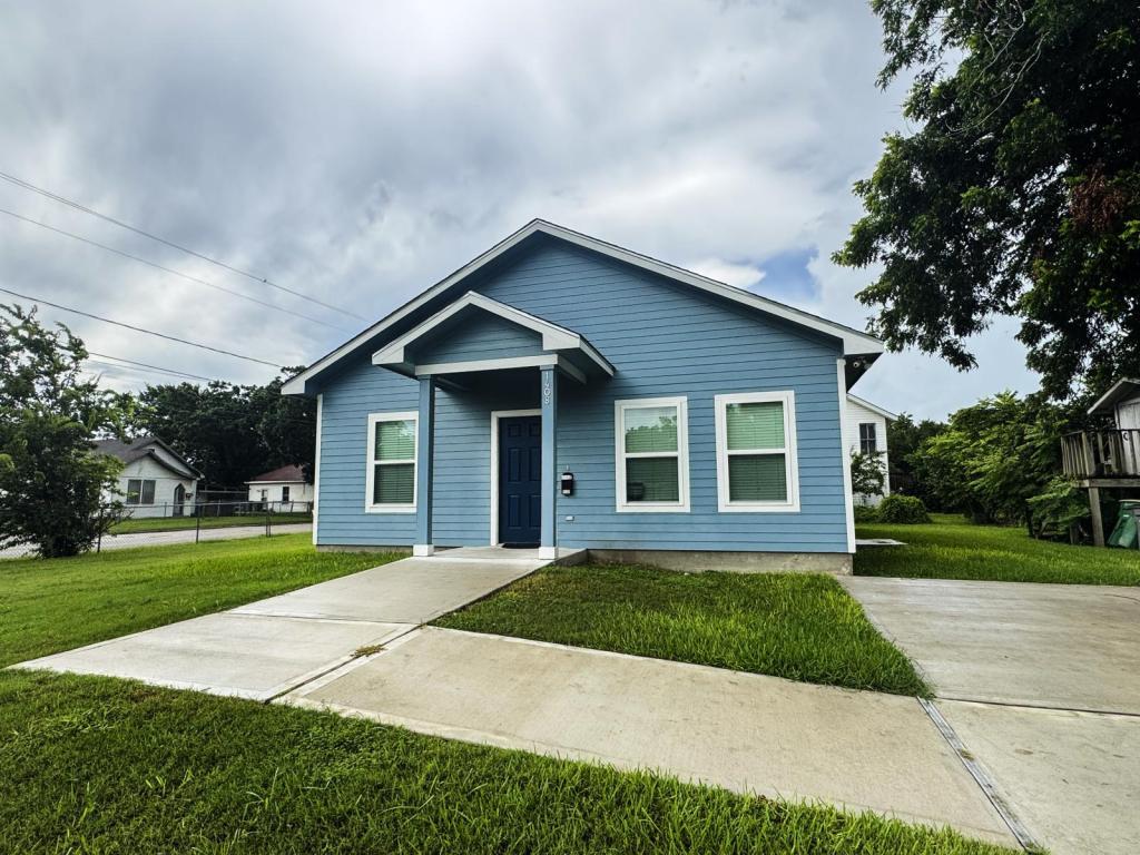 Foto principal - 1408 N De Leon St