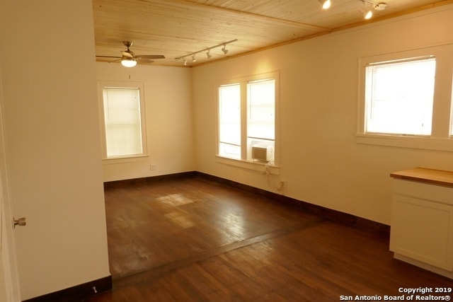 Foto del edificio - 2/1 open concept great location central SA