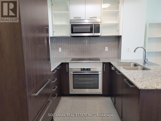 Photo du bâtiment - 5162-5162 Yonge St