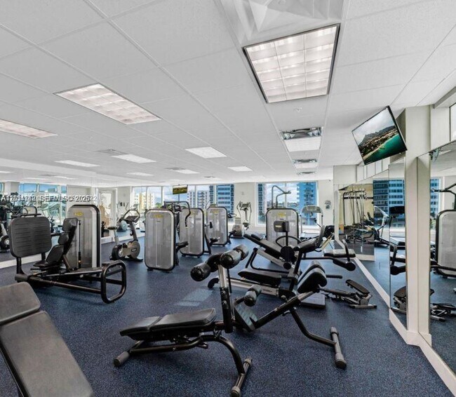Foto del edificio - 7930 East Dr