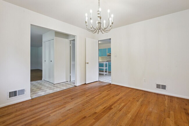 Building Photo - 9509 Vance Pl