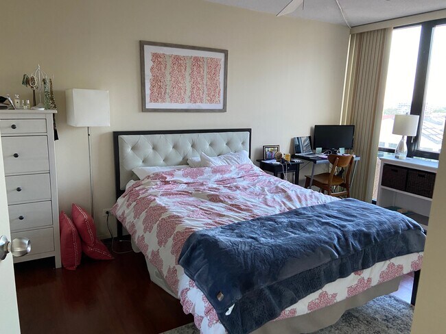 Foto del edificio - 1309 N Wells St