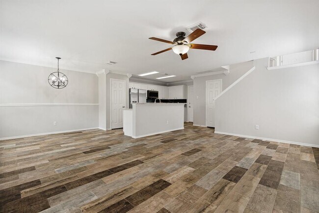 Foto del edificio - 62 Marble Rock Pl