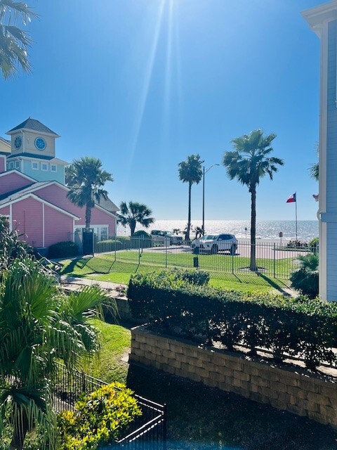 Building Photo - 7000 Seawall Blvd