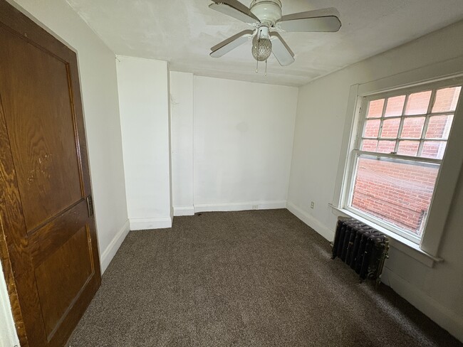 Building Photo - Machen St Apartments