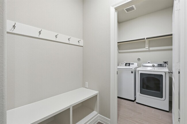 Foto del edificio - 119 Buttonwood Ct