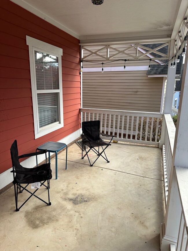 Building Photo - 4BR Home in The Retreat South