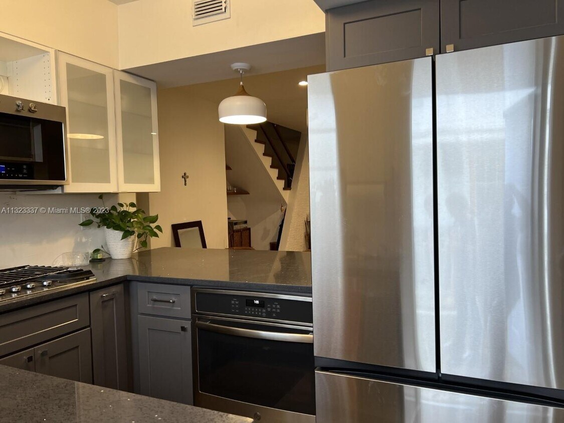 7294 Gary Ave, Miami Beach, FL 33141 Townhome Rentals in Miami Beach