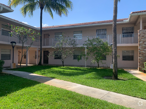 Building Photo - 8431 Royal Palm Blvd