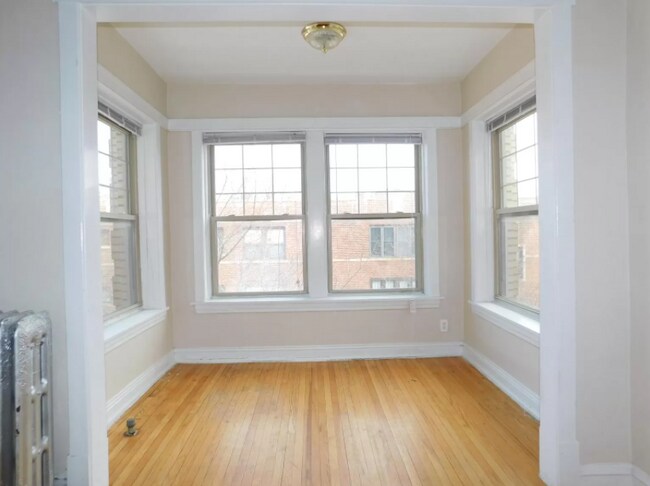 Foto del edificio - 548 Elmwood Ave