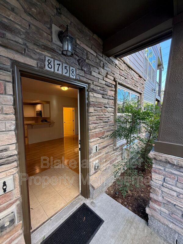 Photo - 8758 NE Delamere Way House