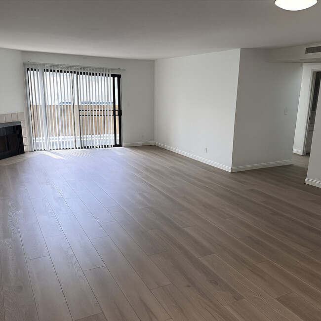 Sala de estar - Corinth Ave. Apartments
