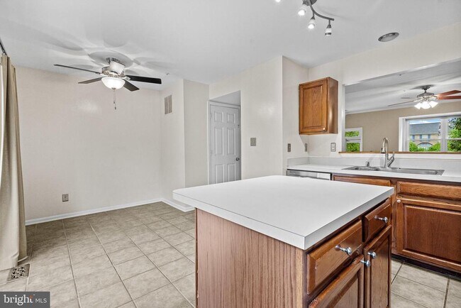 Building Photo - 199 Glen View Terrace