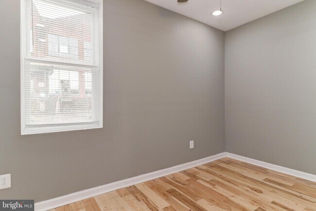 Foto del edificio - 2657 Deacon St