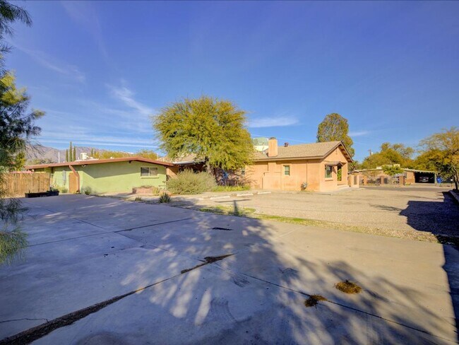 Foto del edificio - 1421 N Louis Ave