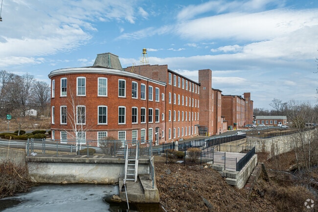 Building Photo - The Lofts at Sherwood Falls