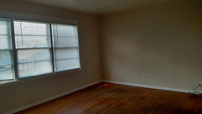 Foto del edificio - For Lease - 2004 Beverly, Odessa, TX