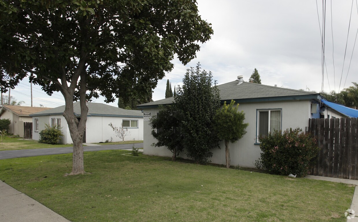Primary Photo - 5842-5858 Western Ave