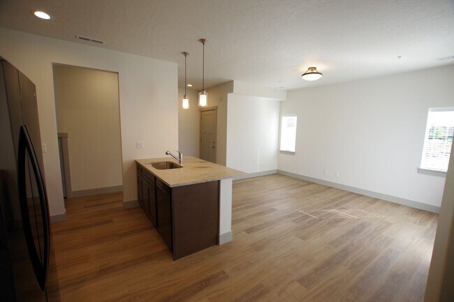 Foto del edificio - Sunbeam Townhomes