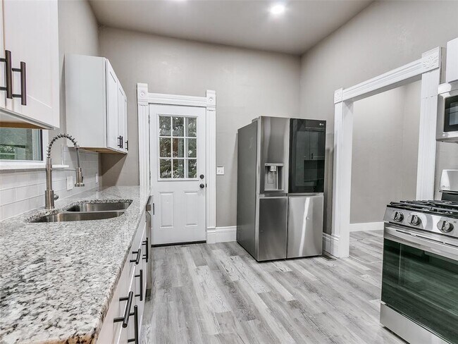 Foto del edificio - 503 E Springer Ave