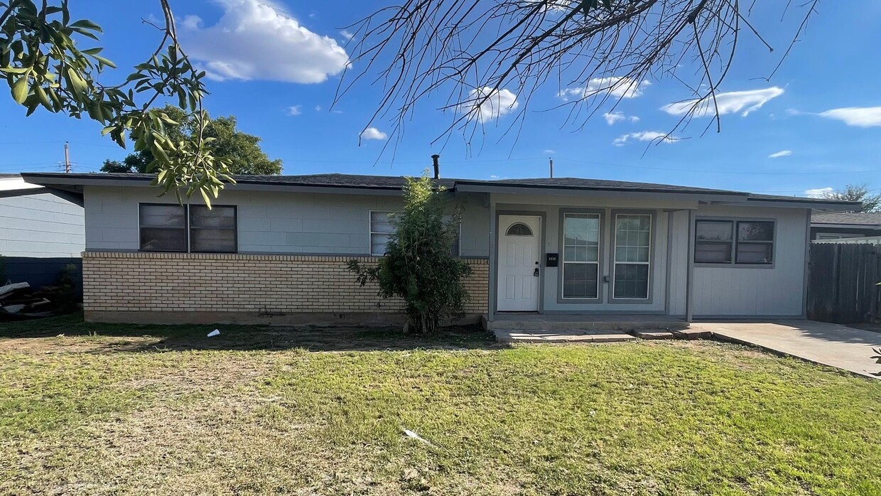 Foto principal - Spacious Modern Retreat – 4-Bed, 2-Bath Home