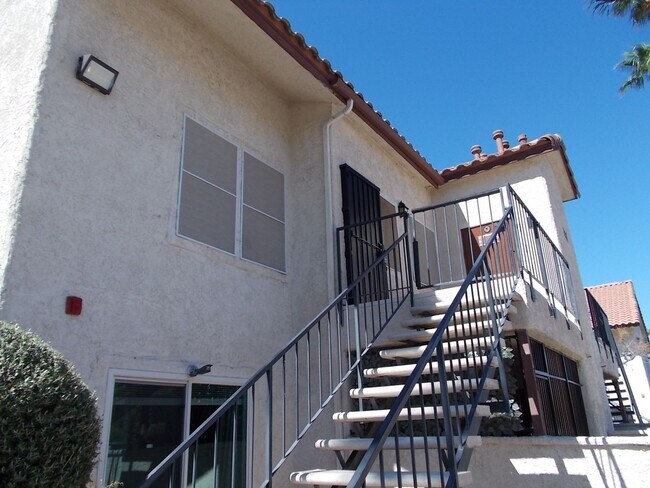 Building Photo - Upgraded 2nd-Floor Condo with Loft, Pool, ...
