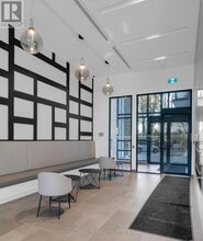 Building Photo - 681 Yonge St