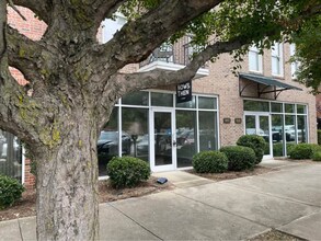 Building Photo - 607 Lady St