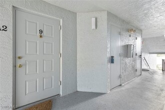 Building Photo - 9970 Sailview Ct