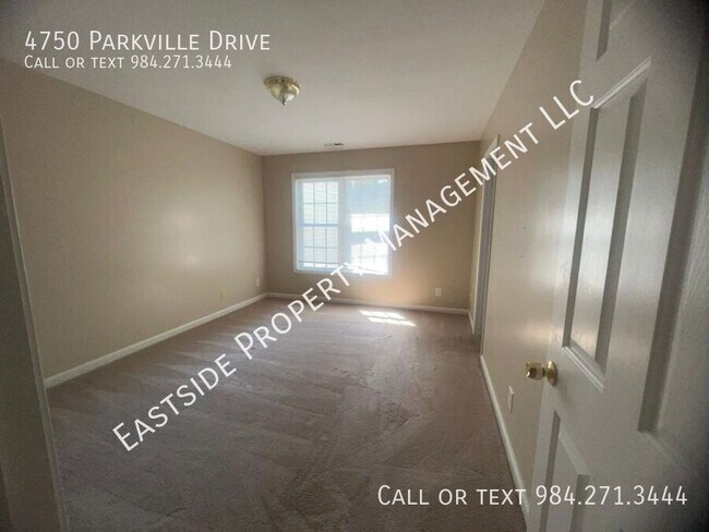Foto del edificio - 4750 Parkville Dr