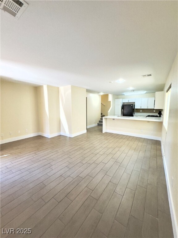 Building Photo - 9140 Gabardine Ave