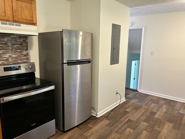 Building Photo - 1060 NC-41