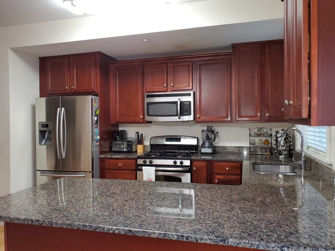 Kitchen - floor 1 - 33 Indian Ridge Ter