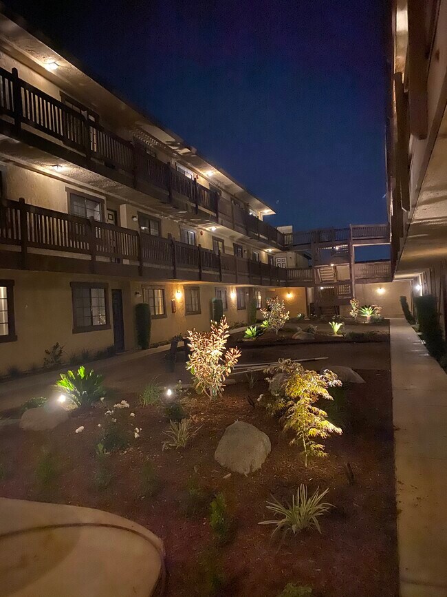 Foto del edificio - 425 S Stoneman Ave