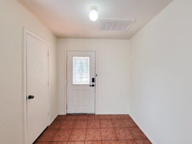 Foto del edificio - 16306 Kendons Way Ln