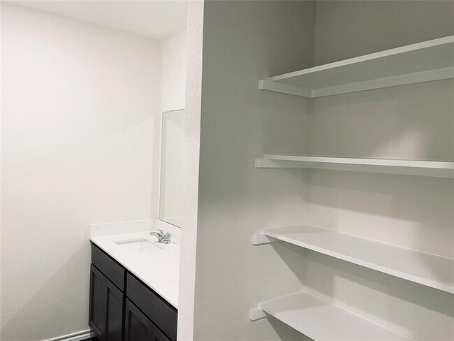 Building Photo - 410 Cultivator Ct