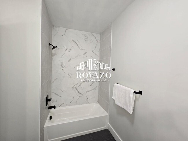 Foto del edificio - 130 Ellis Ave