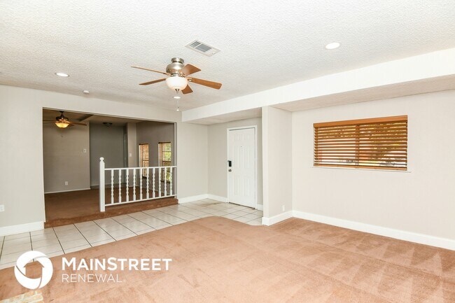 Foto del edificio - 1034 Meadowbrook Dr