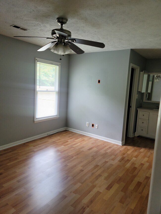 Master bedroom - 1644 Kara Ct