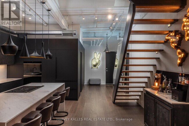 Photo du bâtiment - 993 Queen St W