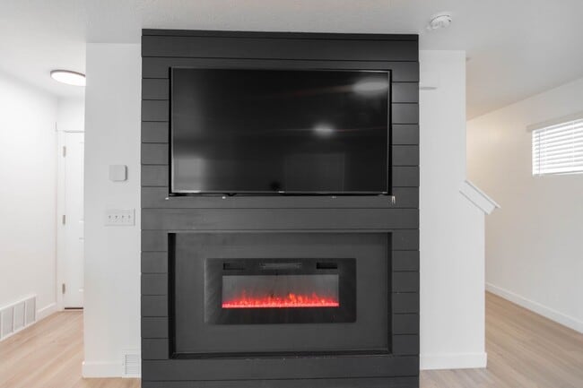 Foto del edificio - Spacious Smart Townhome in Lehi, Includes ...